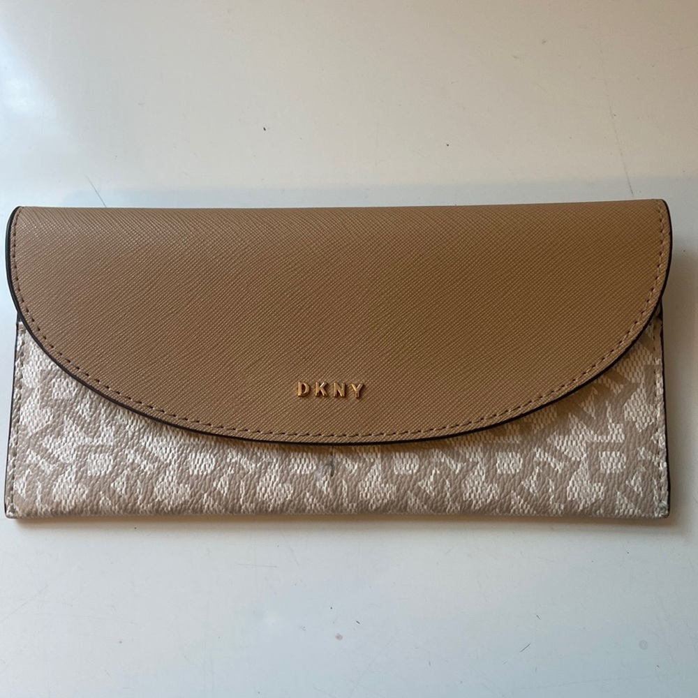 EUC women’s slim wallet